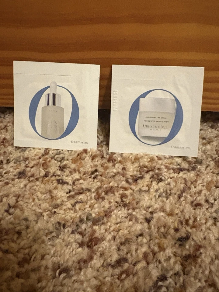 Omorovicza Budapest Amortiguación Crema de Día y Fijación Ácida Paquetes de Muestra ¡NUEVO! Foto 1 de 1