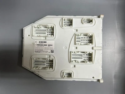 Centralina Mercedes Benz modulo rilevamento e controllo segnale A2479005819 - Immagine 1 di 3