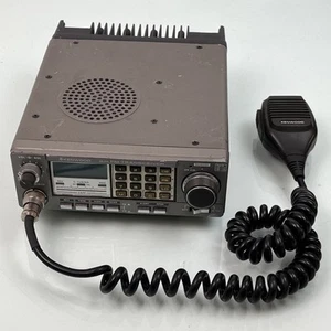 Kenwood TR-7950 VHF FM 2m Transceiver mit Mikrofon | Einschalten - Bild 1 von 11