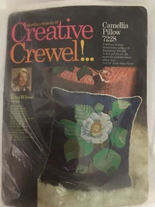 1972 Camellia Pillow #7228 Erica Wilson Crewel Kit Columbia Minerva Flower Leaf - Picture 1 of 6