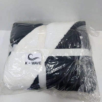 Nike NSW Faux Fur Blanket / Black & White / DO3793-010 / Express / Genuine