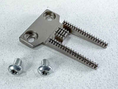 Bernina Feed Dogs Virtuosa 153,155,163 带螺丝 - 030215.50.00 — 第 1/4 张图片