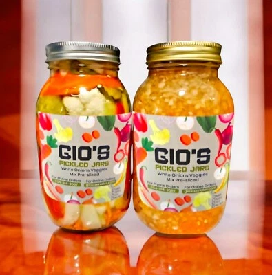 Gios Pickle Onions, Cauliflower, Baby Corn, Peppers, Carrots 2 Glass Jars 640z - Image 1 of 4