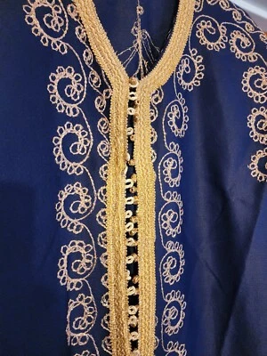 RARO DE COLECCIÓN Vestido Bata de Iglesia Azul Dorado Bordado Caftán ORNATADO Muumuu Caftán  Foto 1 de 4