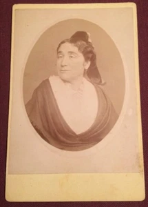 ARLÉSIENNE EN COSTUME. PHOTO Vers 1880. - Imagen 1 de 2