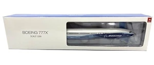 Hogan Wings 11311, Boeing House Livery 777-8, 1:200 - Picture 1 of 15