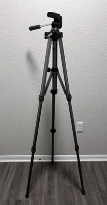Quantaray Titan 2 QT 11-750 3Way Head 3 Section Tripod 26.25"-64.75" Heavy Duty - Image 1 of 4