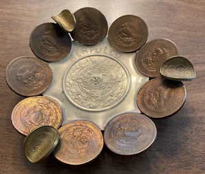 Cenicero de monedas mexicano vintage calendario maya plato de hojalata de cobre azteca B5 - Imagen 1 de 17