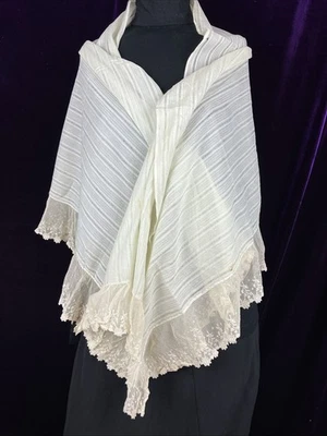 Xale cachecol antigo de seda vitoriana antiga com acabamento em renda pandeiro - Imagem 1 de 4