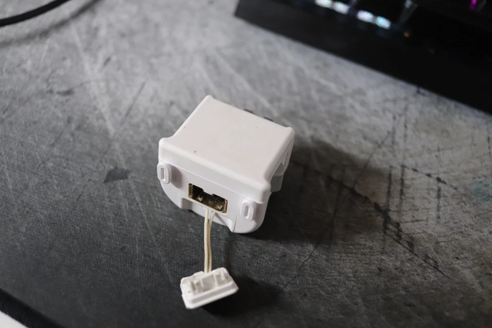 Adaptador Nintendo Wii Motion Plus OEM Motion Plus Oficial Original Blanco RVL-026 Foto 1 de 1