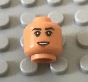 LEGO Medium Nougat Flesh Female Minifig Head, Smile, White Eyes, Dark Eyebrows - Picture 1 of 1
