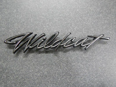 Buick Wildcat 1969 maletero escritura emblema cubierta tapa 69 "Wildcat" monograma metal NUEVO Foto 1 de 4