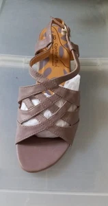 Comfort Plus purple Patent Leather Low Heel Peep-Toe Wedge Sandals UK6 Wide Fit - Picture 1 of 2