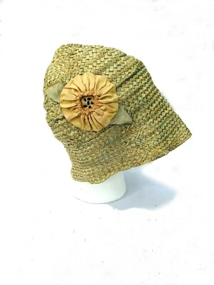 Vintage 1920s flapper silk woven handmade crochet ribbon cloche pastel hat M/L - Image 1 of 4