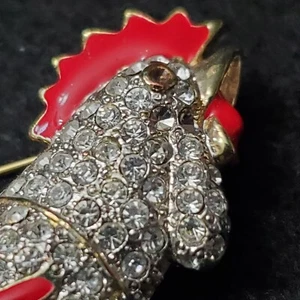 Broche Pin Gallo Pájaro Gallina Pollo Esmalte Tono Dorado Hippie Brillante Bling - Imagen 1 de 4