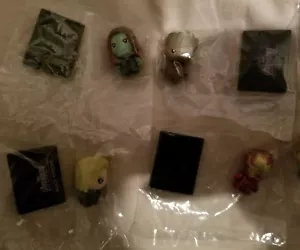 Avengers Infinity War gachapon Japan capsule - Picture 1 of 3