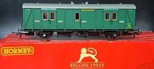 Hornby R 4340A - OO Gauge - S.R. Maunsell Passenger Brake 'Van C' 763 - Picture 1 of 12