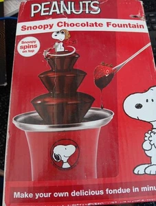 Peanuts Snoopy Schokoladenfondue Brunnen/Snoopy dreht sich oben gebraucht kostenloser Versand - Bild 1 von 1
