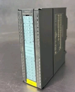 Siemens 6ES7323-1BL00-0AA0 Digital output module Loc3C38 - Picture 1 of 4