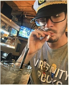 TIKTOK STAR JOSH BLOCK WORLD OF T-SHIRTS SIGNED 8x10 PHOTO JOSHUA - PROOF! - Picture 1 of 3