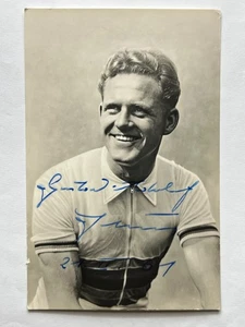 Autograph TÄVE SCHUR-Cycling EAST GERMANY-signed Postcard 1959/1961-GDR-Ostalgie - Picture 1 of 2