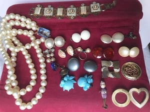RAndom LOt~VINTAGE COSTUME JEWELRY ~ Pins, Clip On Earrings, BRacelet Etc Hi - Bild 1 von 10
