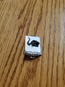 Army Crest DI dui cb clutchback 64° REGGIMENTO ARMATURE corazzato We Pierce E23 USA ho - Foto 1 di 2