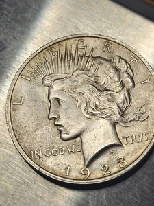1923 Peace US Silver Dollar. - Picture 1 of 18