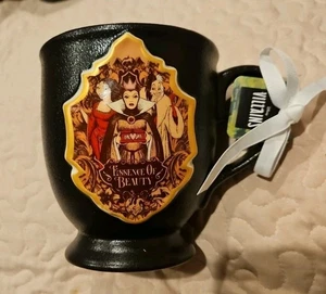 Taza negra tridimensional y texturizada Rae Dunn villanos Disney - Imagen 1 de 6