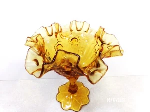 DE COLECCIÓN FENTON CON VOLANTES ORO AMARILLO ROSAS COMPOTA PEDESTAL VIDRIO CARAMELO PLATO - Imagen 1 de 7