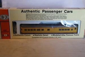 HO Scale Con-Cor, Observation Passenger Car, Milwaukee Road, Yellow #418 - 0969 - Picture 1 of 3