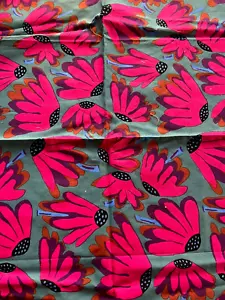 Kaffe Fassett Coll., Brandon Mably, Lazy Daisy, Deep Sol. Blue 18x21, 100% Cot., - Picture 1 of 1