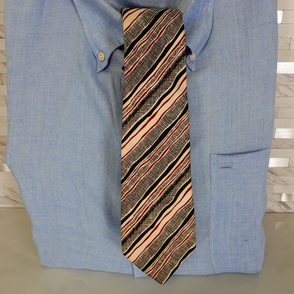 Traje de vestir de diseñador con corbata para hombre PIERRE CARDIN negro rojo texturizado ondulado a rayas Foto 1 de 4