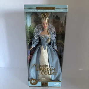 Muñeca Barbie Princesa de la Corte Danesa 2002. Nuevo en caja. Nunca abierto. - Imagen 1 de 9