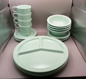 Vintage Dallas/Texas Ware Mint Green Stackable Melmac Melamine Service for 4 EUC - Picture 1 of 9