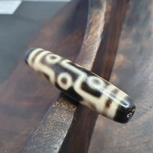 Vintage 9 Eyes Tibetan Agate Dzi Bead Amulet - Picture 1 of 23
