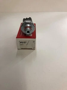 Standard Motor Products PS151 Oil Switch With Light - Picture 1 of 4