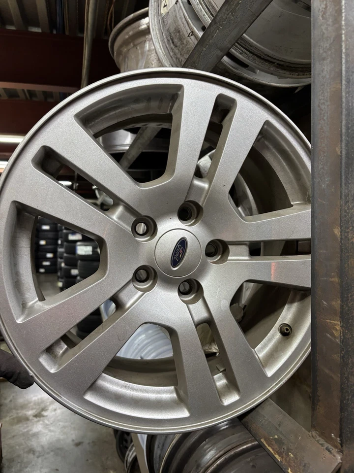 Rueda Ford Edge 2011 17" usada OEM 3672 Foto 1 de 1