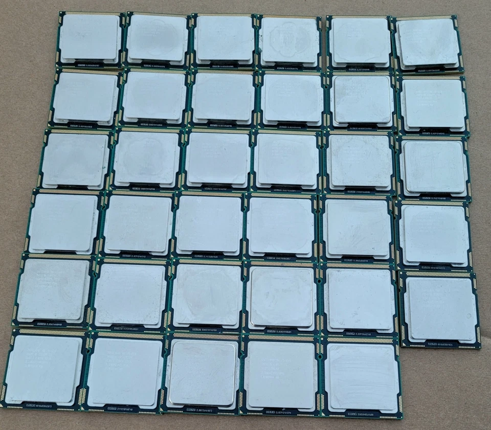 Lote de 35 procesadores CPU de escritorio Intel SLBTJ Core i5-650 3,2 GHz 2,5 GT/s LGA 1156 Foto 1 de 1