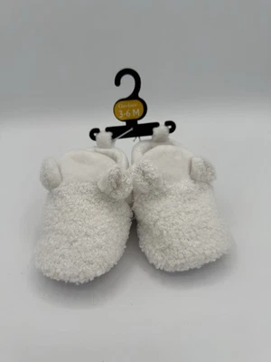 Gerber Baby Unisex 1-Pair White Booties Size 3-6M - Image 1 of 4