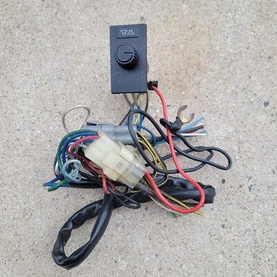 Volvo 240 Raro Volumen Perilla Interruptor Fader Balance Dash Arnés Radio 242 244 245 Foto 1 de 4