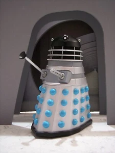 Dr Who The Daleks klassische Figur Dead Planet 1st Silber 5,5" Custom Commander - Bild 1 von 5