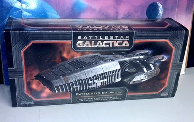 Modelo Moebius Battlestar Galactica preensamblado escala 1:4105 (2012, usado) Foto 1 de 4