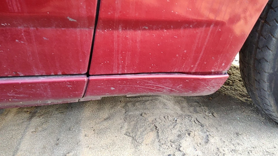 2010 充电器 乘客 右模 Fender Trim Prh Inferno 红色水晶 — 第 1/3 张图片