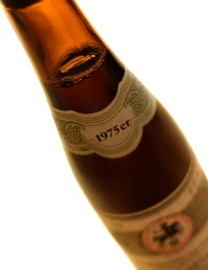 Geburtstagswein 50 Jahre -- Rieslaner Beerenauslese 1975: perfekter Reifezustand - Bild 1 von 6