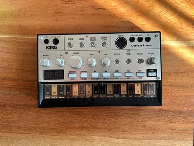 Korg Volca Bass Analoge Bass Maschine, neuwertig - Bild 1 von 2