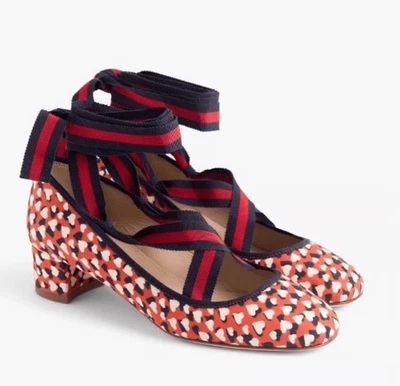 J. Zapatos de salón Crew con cordones de tacón bloque seda rojo estampado de corazón azul marino para mujer talla 8,5” Foto 1 de 4