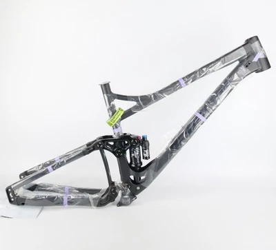 Cuadro Banshee Prime V3.2 L 29" con Fox Float X 135 mm aleación negro suspensión completa  Foto 1 de 3