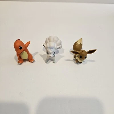 Minifigura 2018 WCT Pokemon 1,5" - Lote de 3 (Eevee, Vulpix, Charmander) Foto 1 de 4