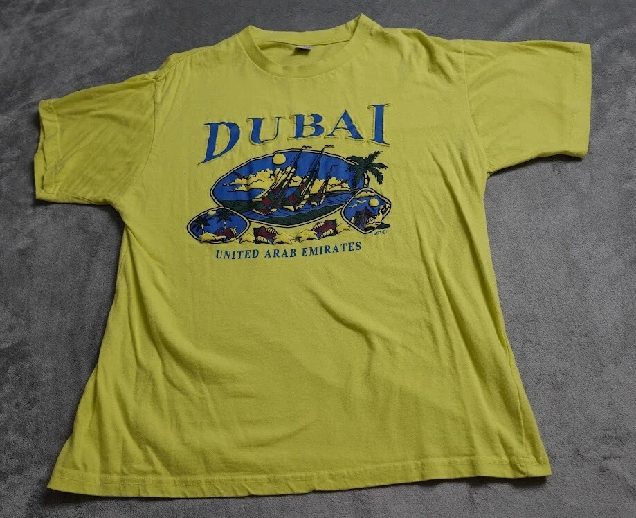 迪拜阿拉伯联合酋长国 AST 图形 T 恤男式 XL 黄色蓬松 3D 艺术 T 恤 — 第 1/4 张图片